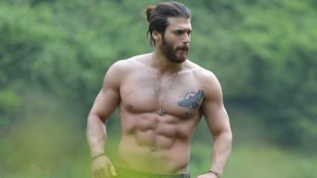 Can Yaman as Can Divit