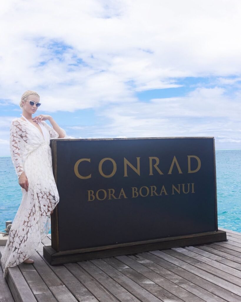 Paris Hilton Honeymoon In Bora Bora (10)