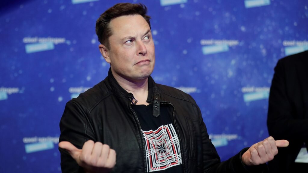 Musk Tells Tesla Workers Not to Worry About Falling Stock Price