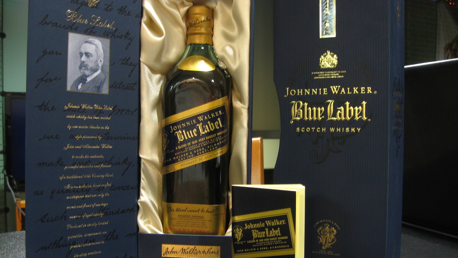 Johnnie Walker Unveils Captivating Whisky Tasting Experience in Hong Kong's Landmark