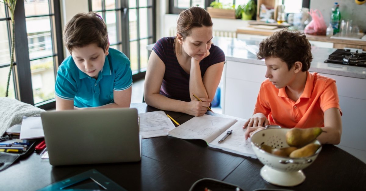 How Busy Parents Use AI for Homeschooling Schedules with Ease